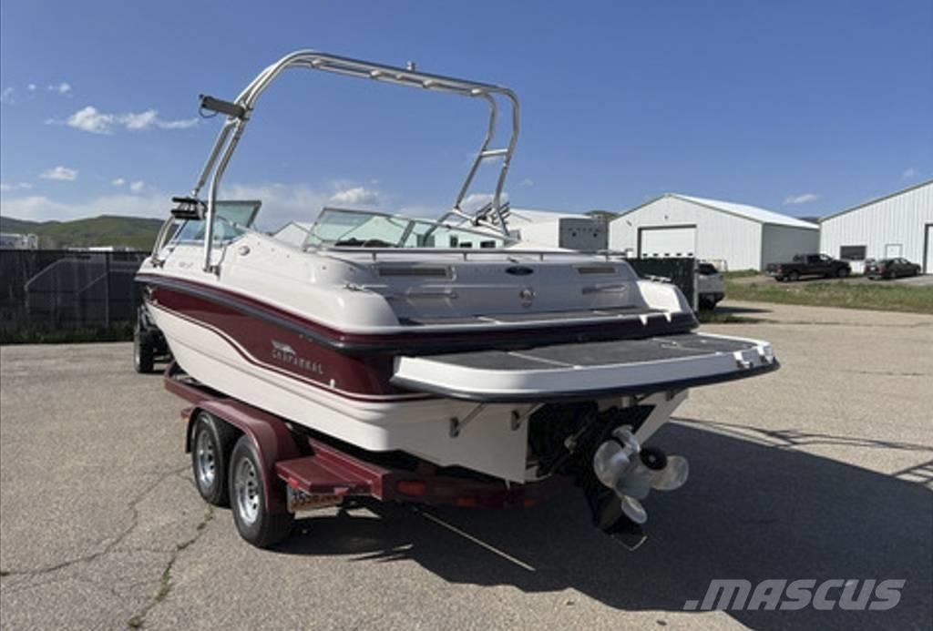  Chaparral 2330 SS Werkboten en pontons