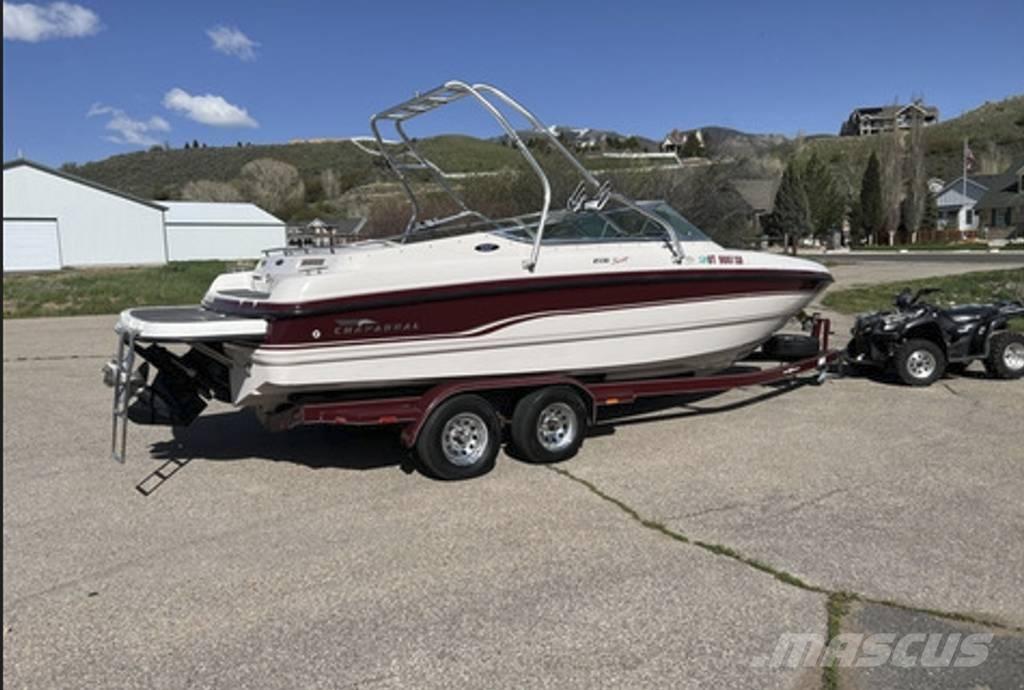  Chaparral 2330 SS Werkboten en pontons