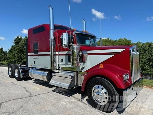 Kenworth W 900 Trekkers