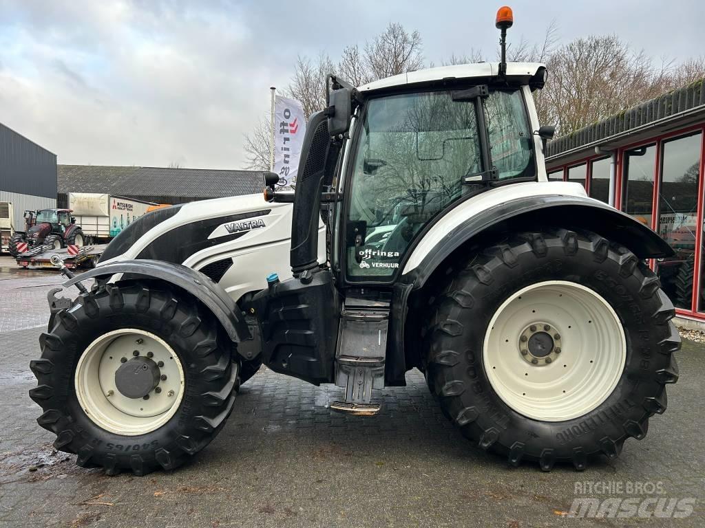 Valtra T154 Active Tractoren