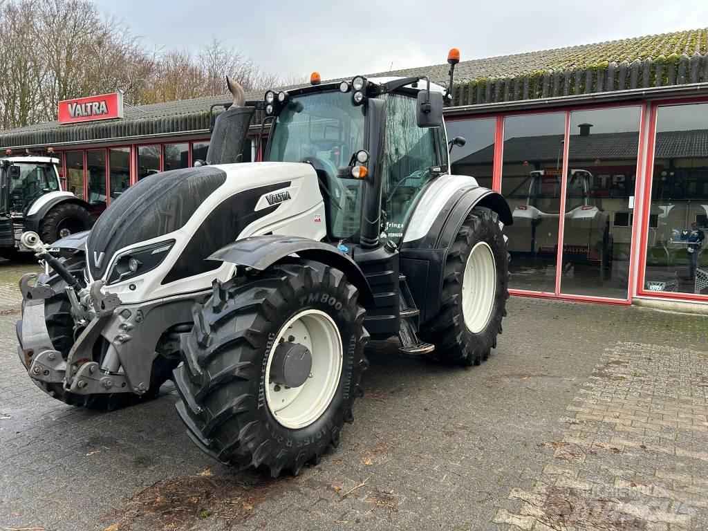 Valtra T154 Active Tractoren