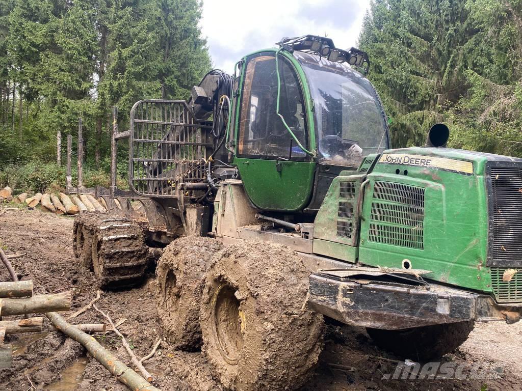 John Deere 1110 E Forwarders