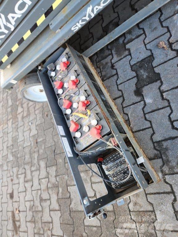 SkyJack SJ 4732 Schaarhoogwerkers