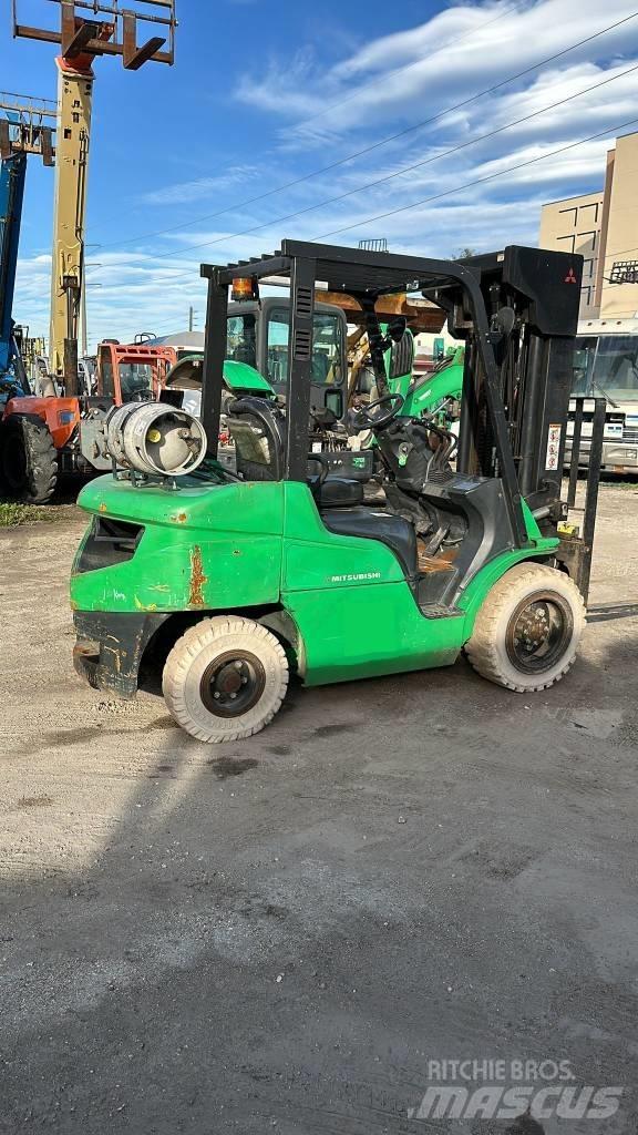 Mitsubishi FG30N Heftrucks overige