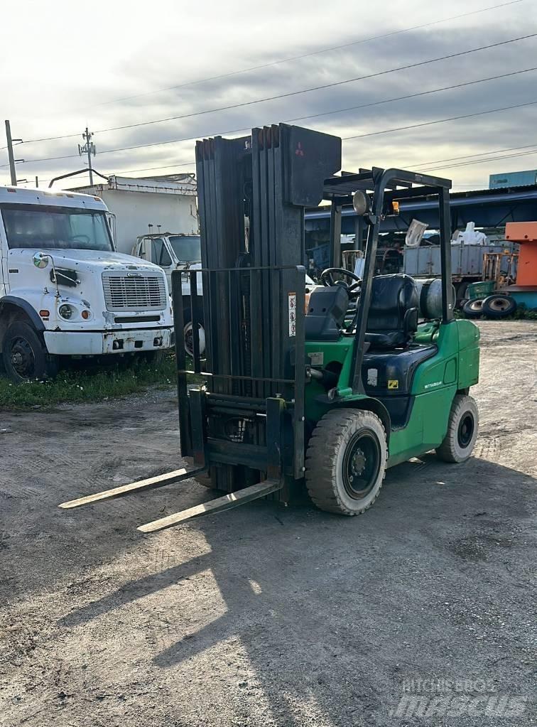 Mitsubishi FG30N Heftrucks overige