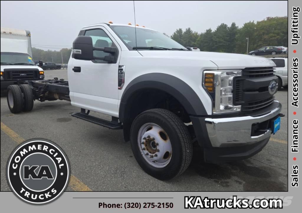 Ford F 550 XL SD Chassis met cabine