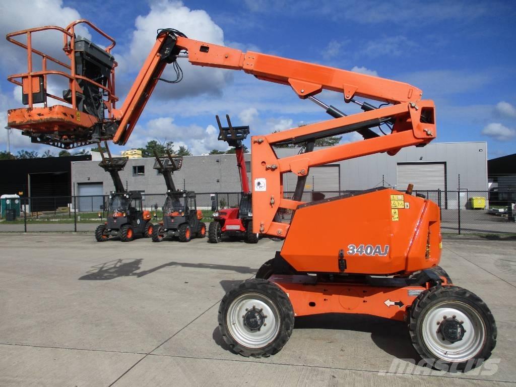JLG 340AJ (835) Zelfrijdende knikarm hoogwerker