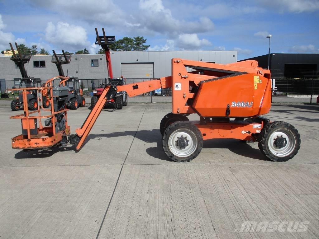 JLG 340AJ (835) Zelfrijdende knikarm hoogwerker