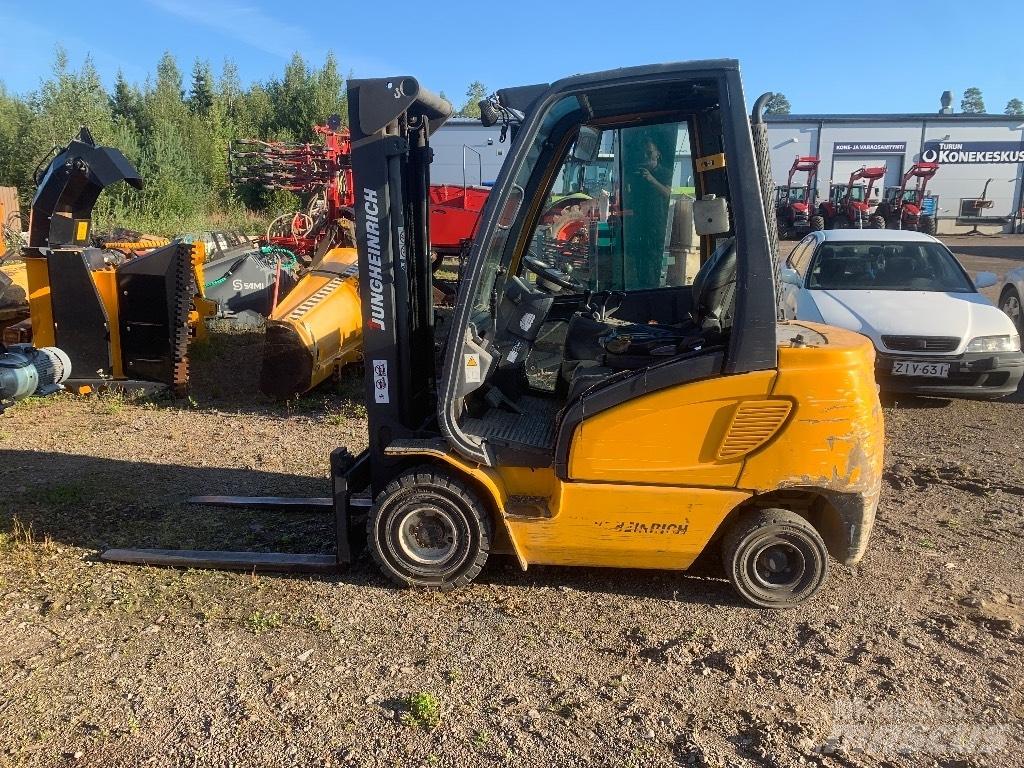 Jungheinrich DFG 320 Diesel heftrucks