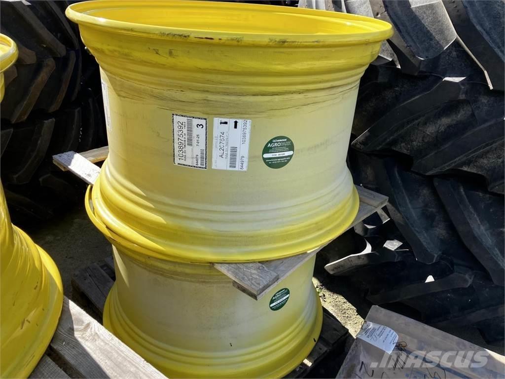 John Deere 23x38 Banden, wielen en velgen