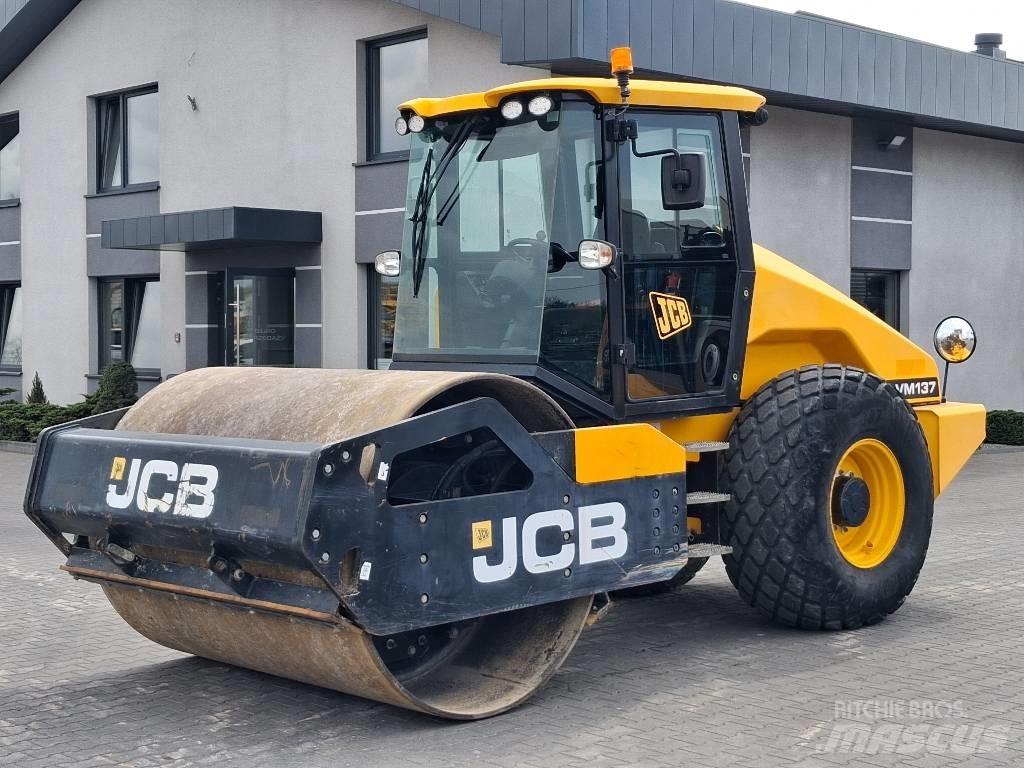 JCB VM 137 Trilrolwalsen