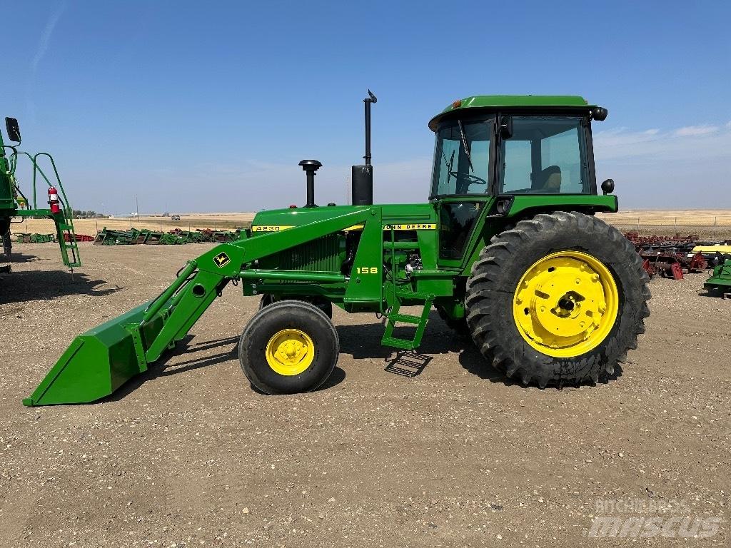 John Deere 4230 Tractoren