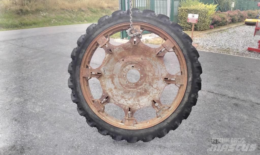 Kleber 8.3R44 Banden, wielen en velgen