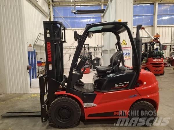Manitou MI25D Vorkheftruck voor zwaar terrein