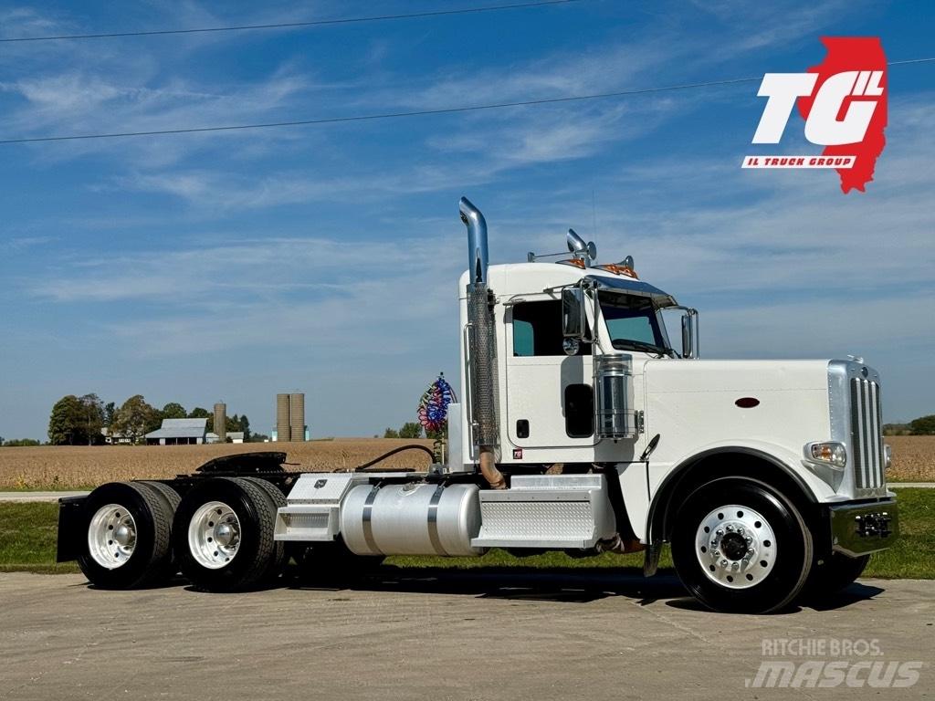 Peterbilt 389 Trekkers