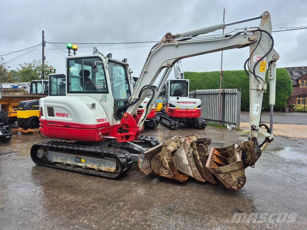 Takeuchi TB 250 Minigraafmachines < 7t
