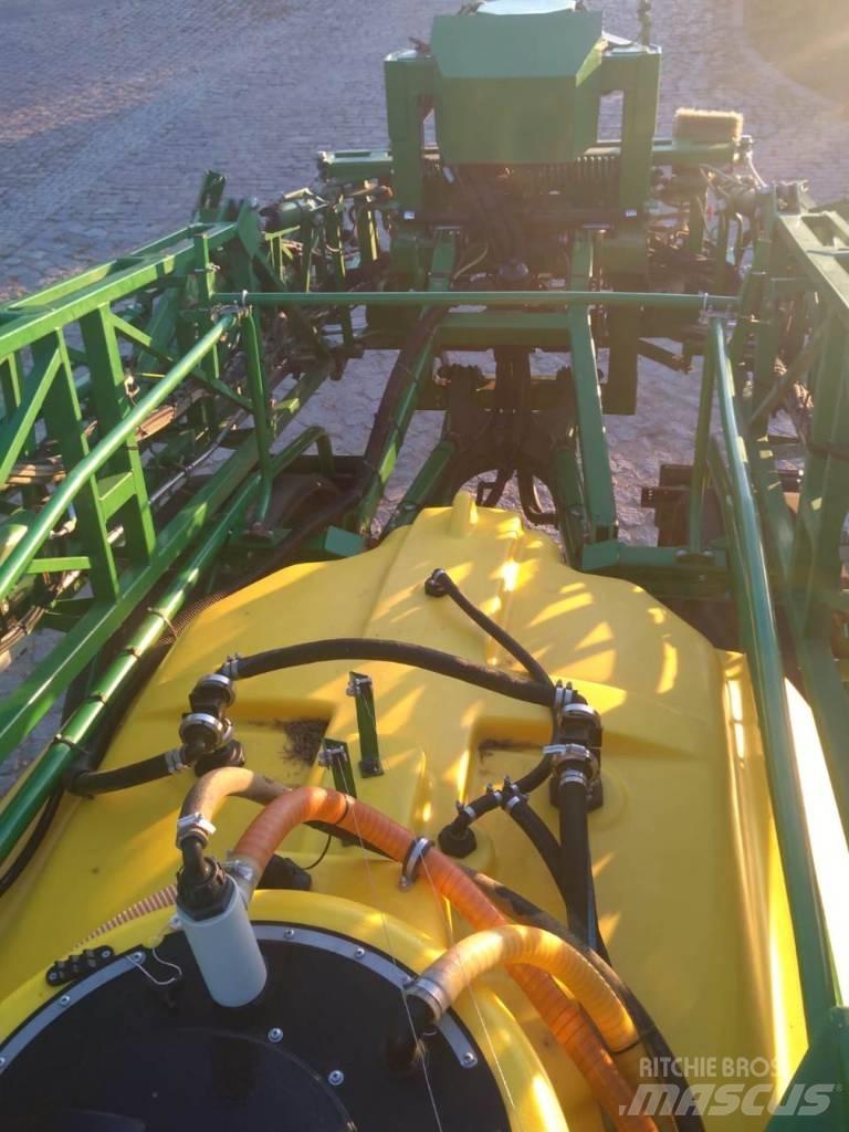 John Deere R944i Getrokken spuitmachines
