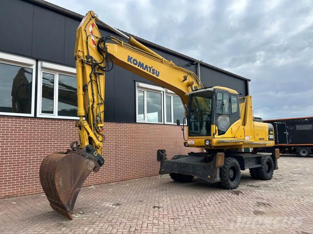 Komatsu PW200 Wielgraafmachines