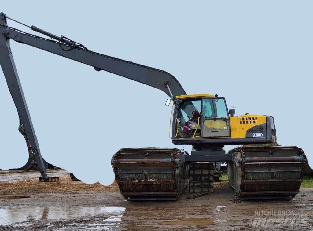 Volvo EC 210 C L Amfibische graafmachines
