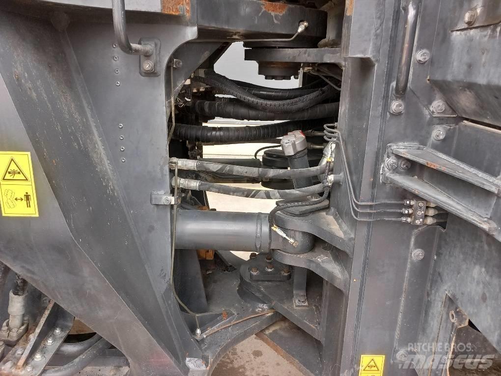 Komatsu WA500-7 Wielladers