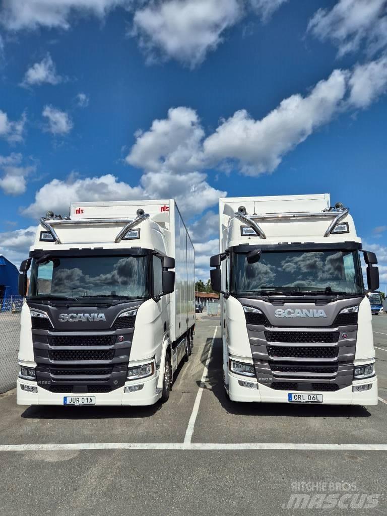 Scania 560R Bakwagens met gesloten opbouw
