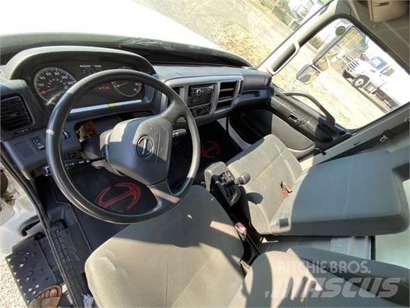 Hino 338 Bakwagens met gesloten opbouw