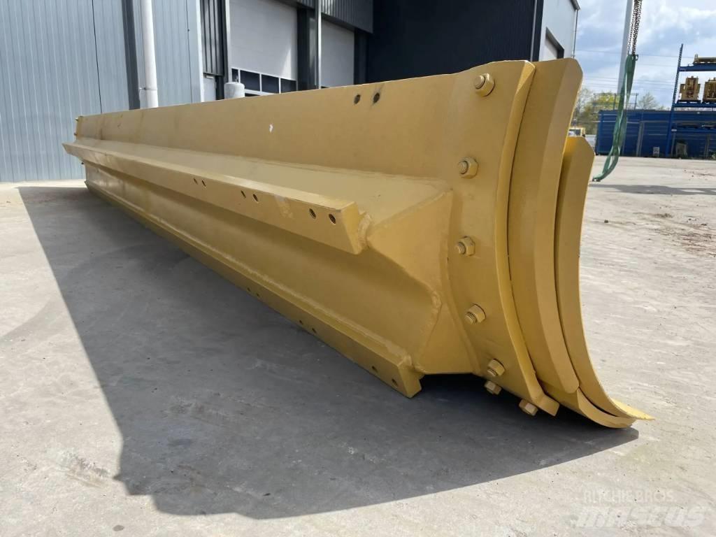 CAT 140G Moldboard Bladen