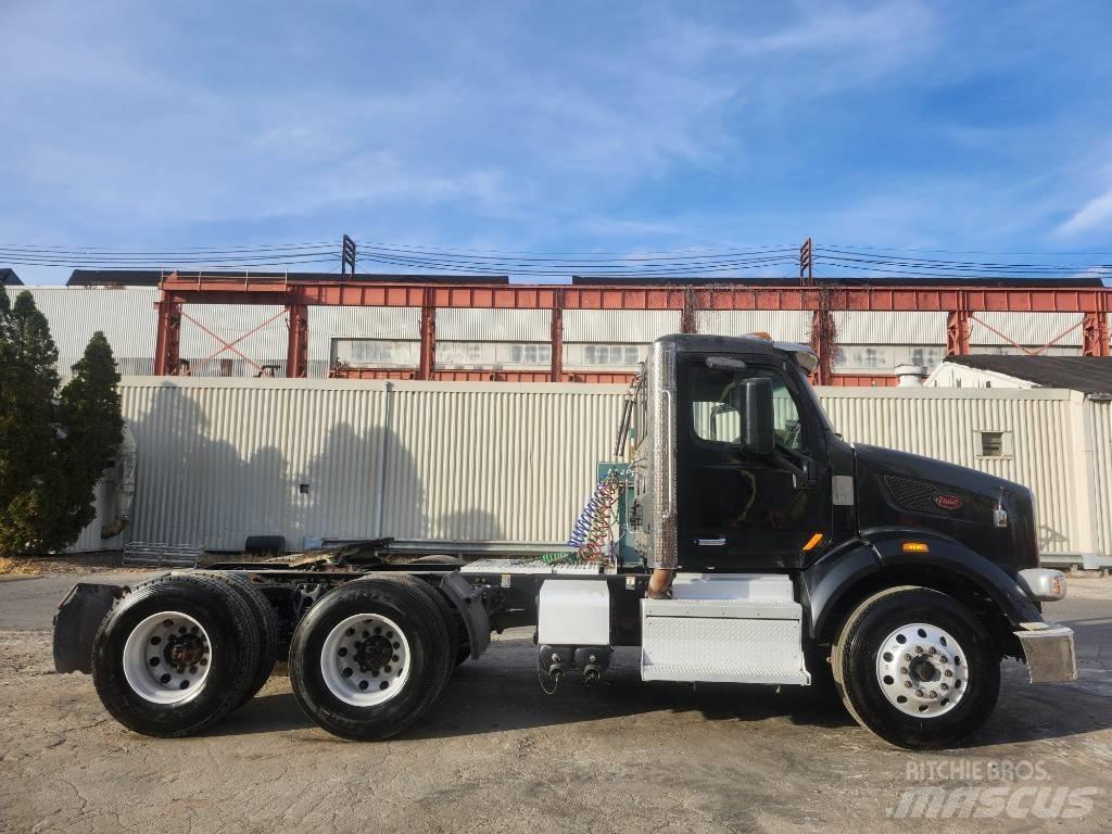 Peterbilt 567 Trekkers