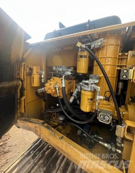 CAT 318 B Rupsgraafmachines