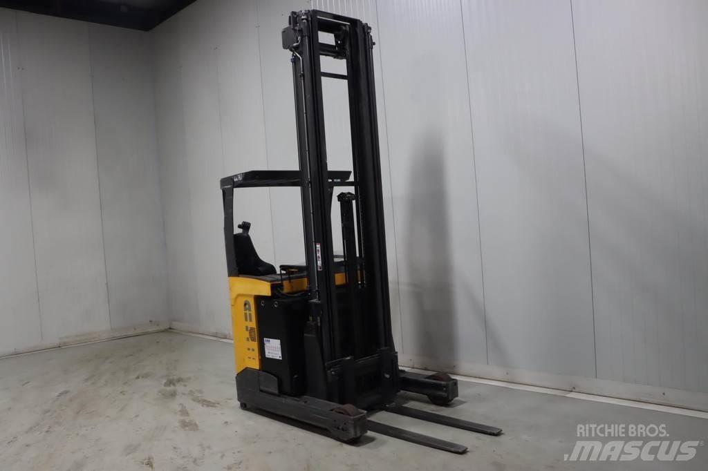 Atlet UMS160D Reachtruck voor hoog niveau