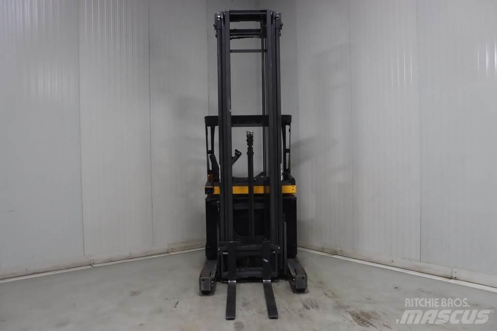 Atlet UMS160D Reachtruck voor hoog niveau