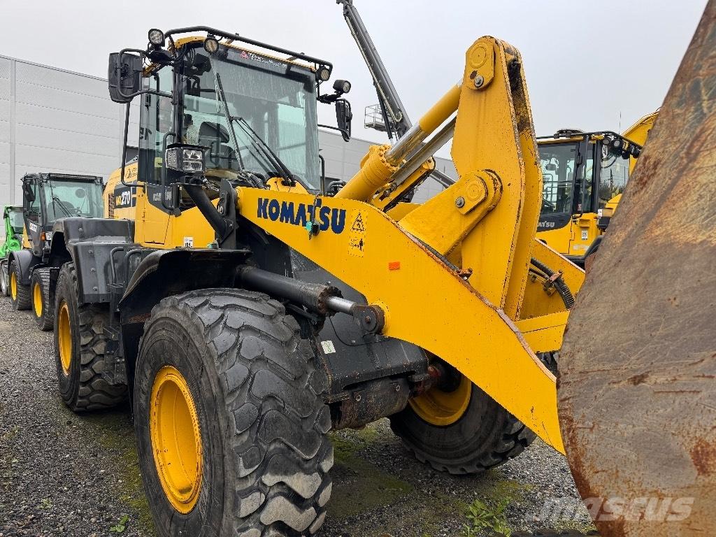 Komatsu WA 270-8 Wielladers