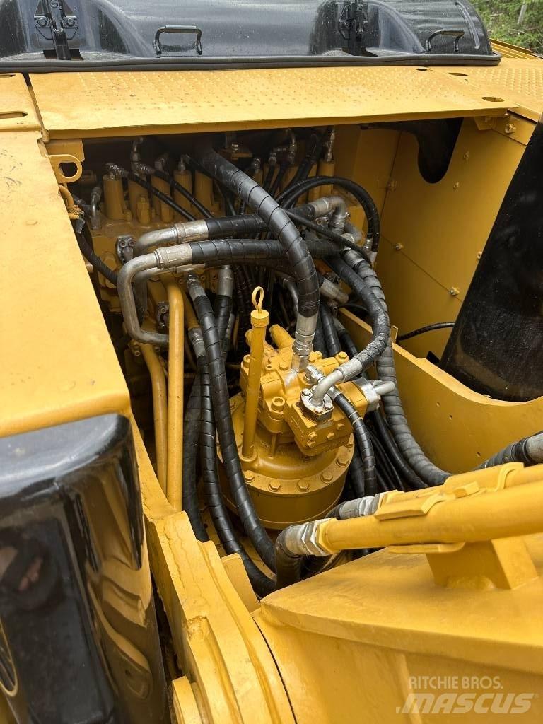 CAT 320D Rupsgraafmachines