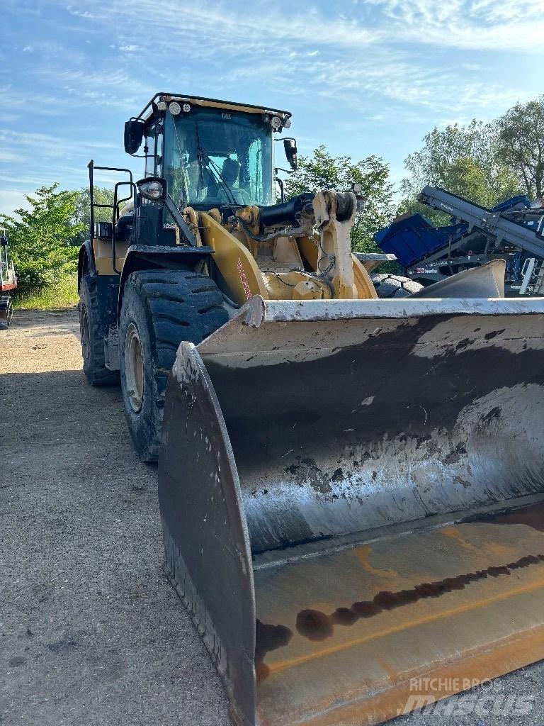 CAT 966m Wielladers