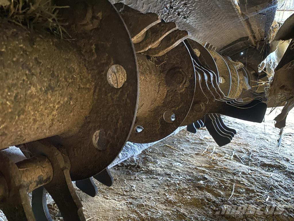 John Deere F 310 R Gemonteerde en gesleepte maaiers