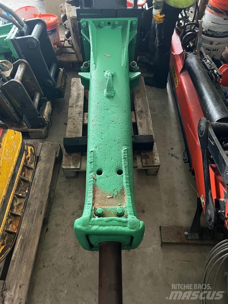 Montabert BRV 32 Hamers en brekers