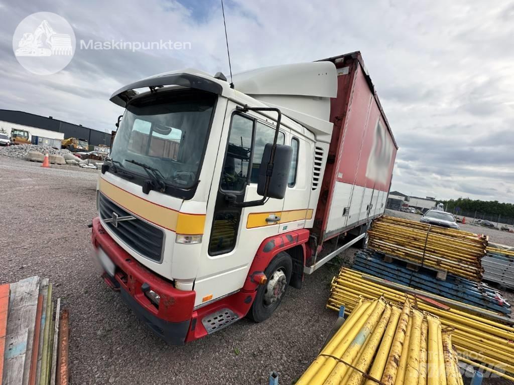 Volvo FL 6 Bakwagens met gesloten opbouw