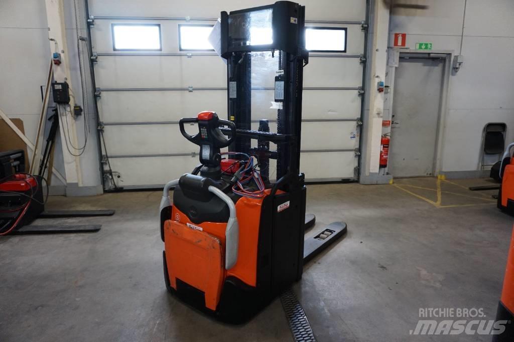 Toyota SPE120L Stapelaar meeloop