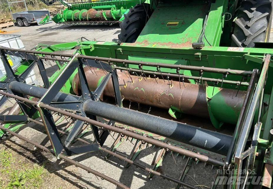 John Deere 1055 Maaidorsmachines