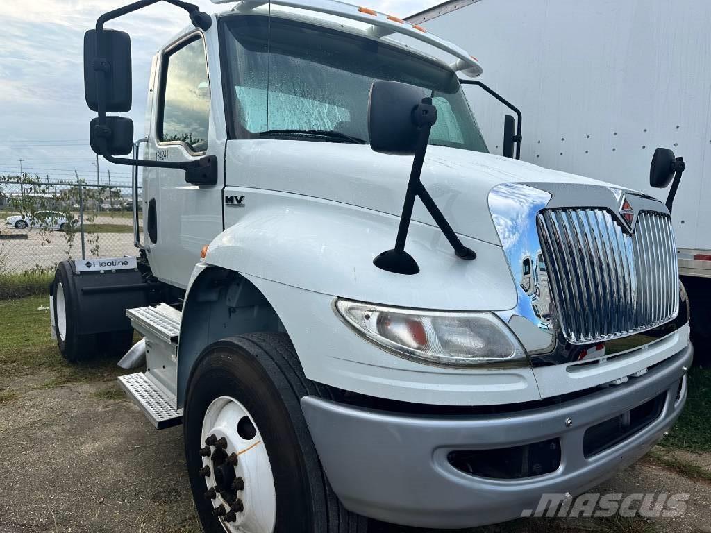 International MV607 Trekkers