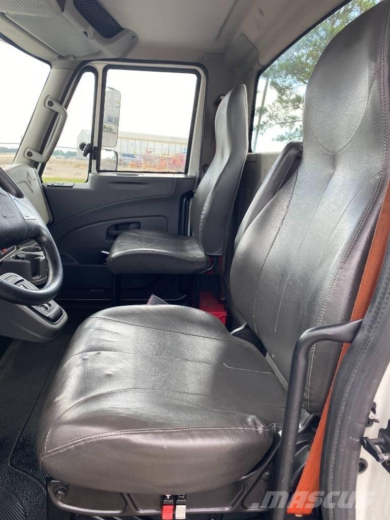 International MV607 Trekkers