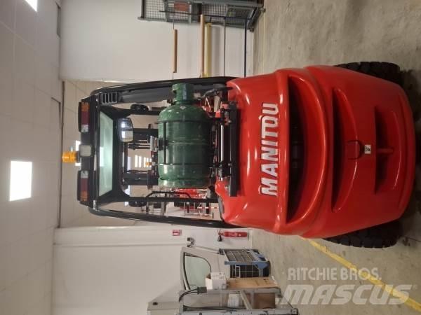Manitou MI25G Vorkheftruck voor zwaar terrein
