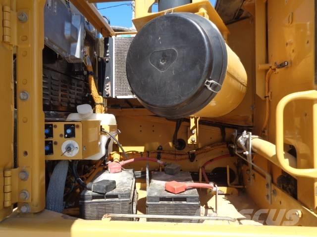CAT 330 D L Rupsgraafmachines