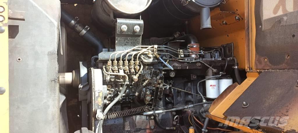 CASE 821 C Wielladers