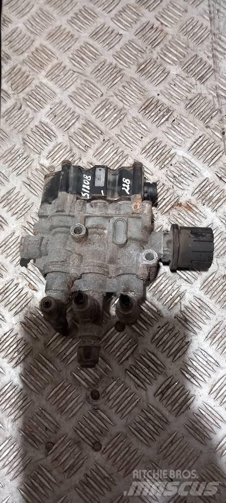 Scania 94 D.   1499799 Remmen
