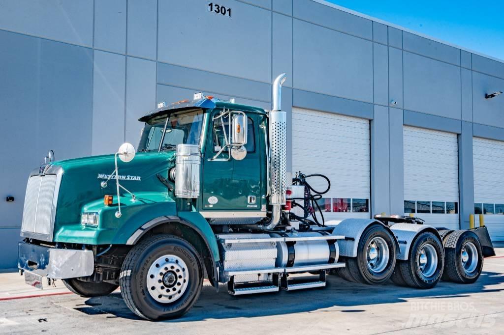 Western Star 4900 SB Trekkers