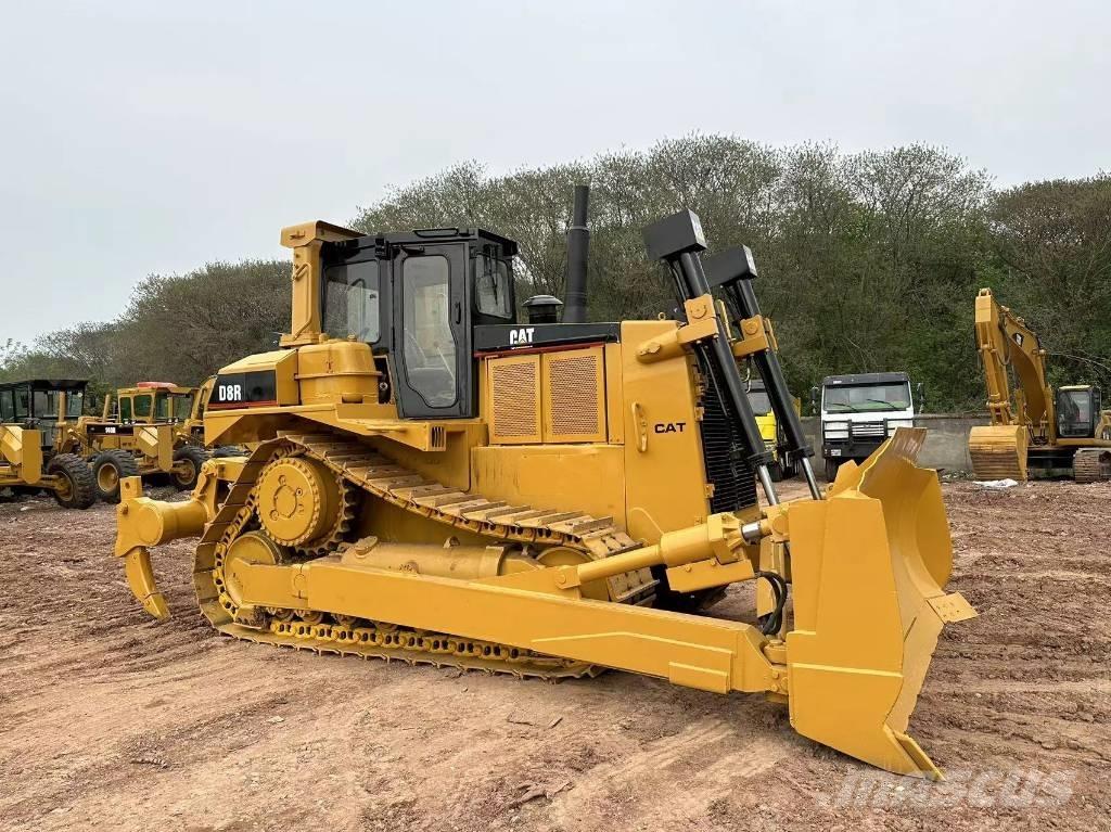 CAT D8R Rupsdozers