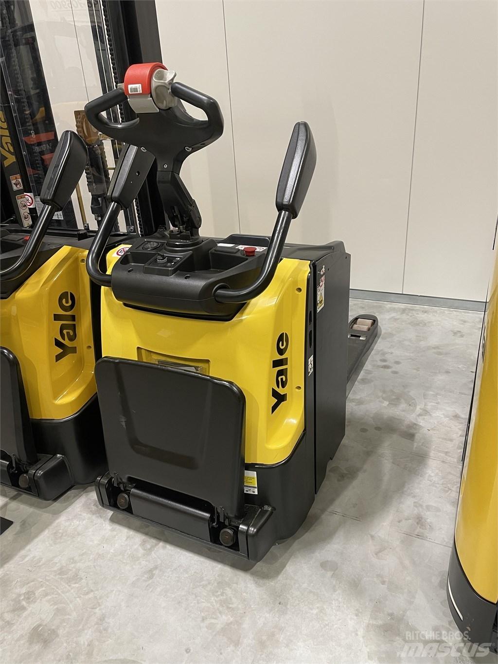 Hyster P2,5S Meerij pallettruck met platform