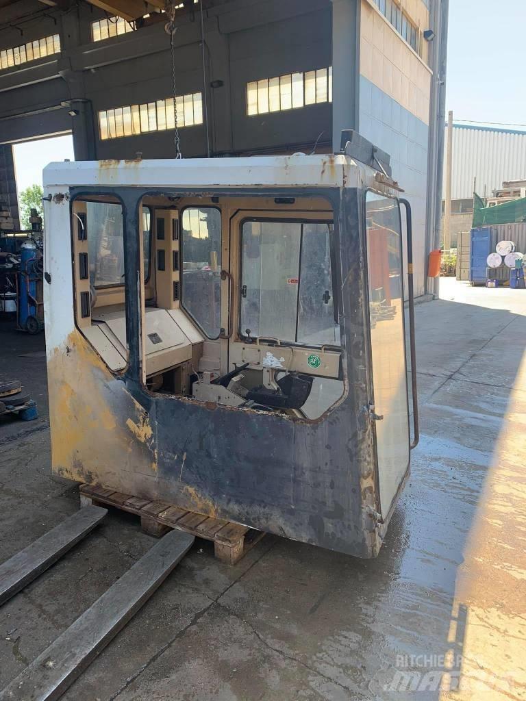 CAT 375 Cabine en interieur