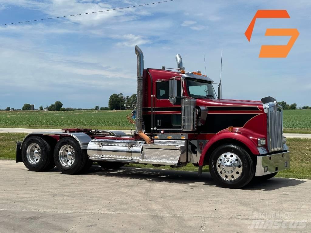 Kenworth W900 Trekkers